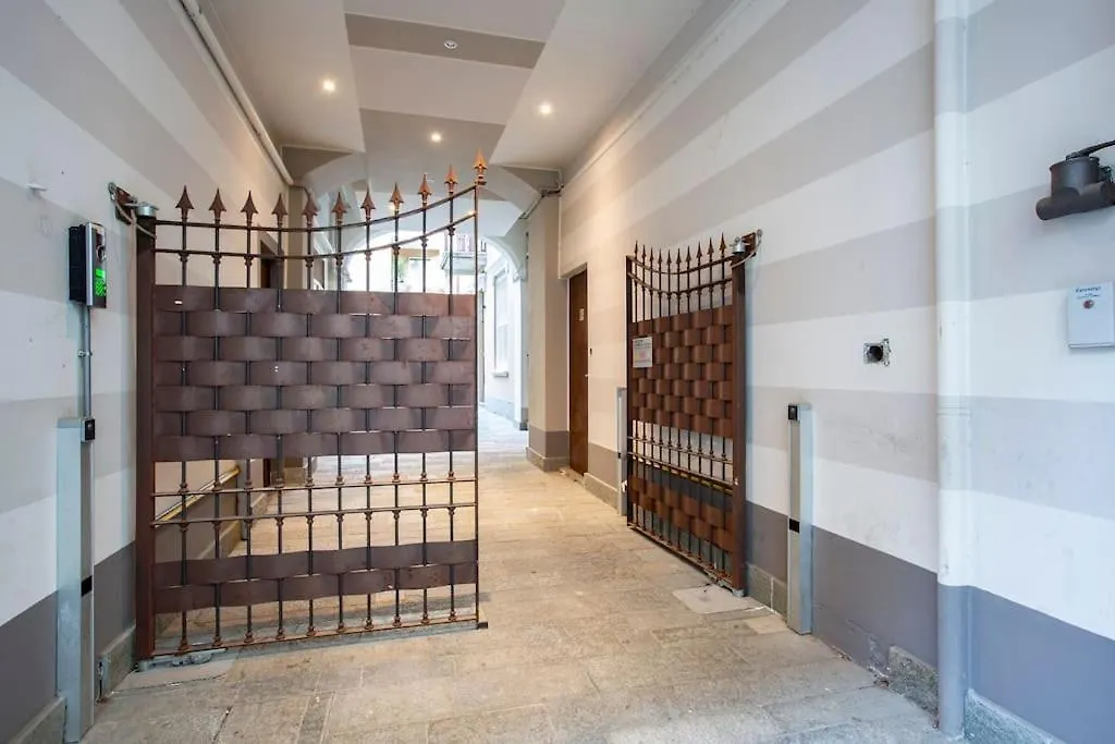 דירה -Art Gallery- Luxury Boutique In Center Of קומו