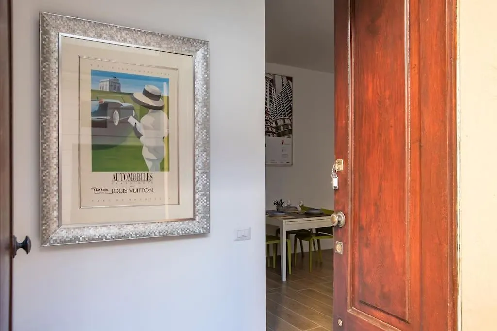 -Art Gallery- Luxury Boutique In Center Of קומו דירה