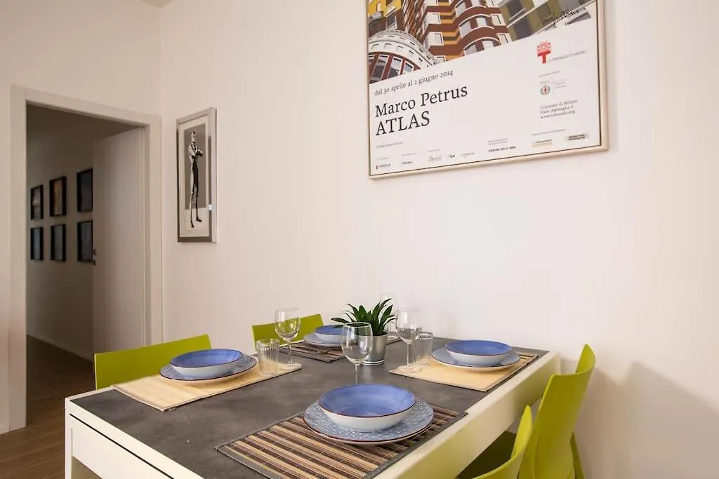 -Art Gallery- Luxury Boutique In Center Of קומו 0*,  איטליה