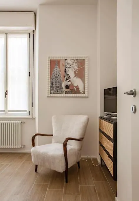 -Art Gallery- Luxury Boutique In Center Of Côme 0*,  Italia