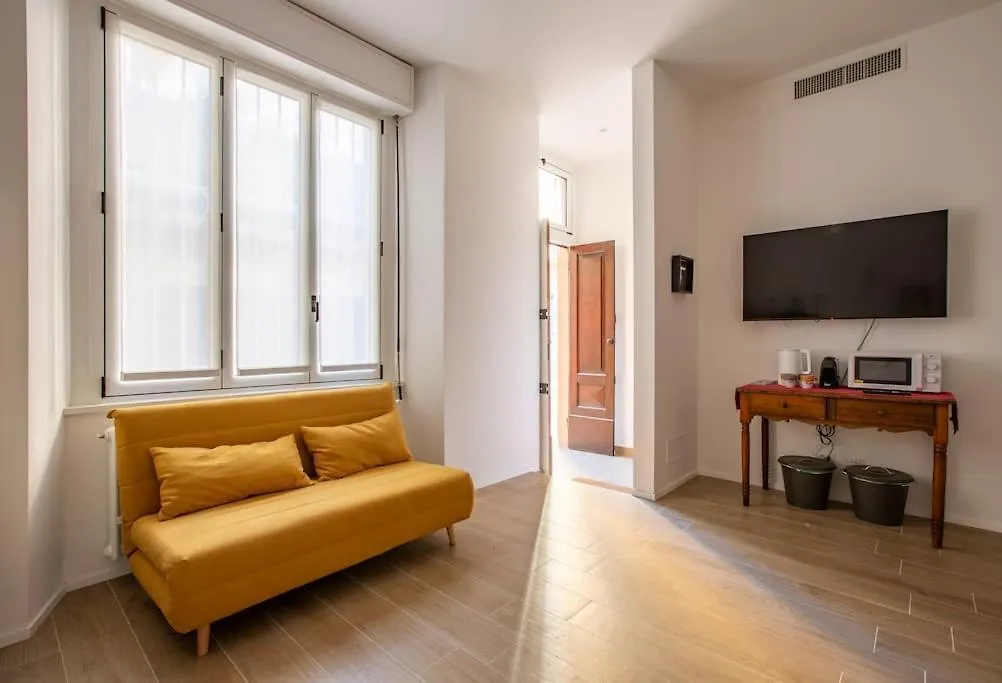 Contatti di -Art Gallery- Luxury Boutique In Center Of Como